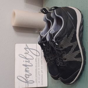 MERRELL SNEAKERS SZ 7.5 WOS